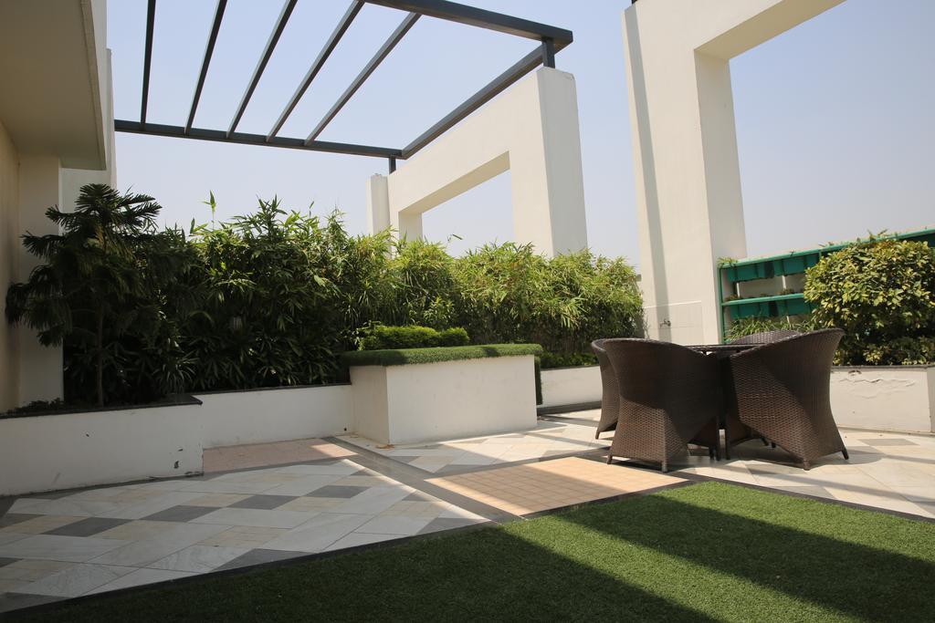 Ramada By Wyndham Ghaziabad Vasundhara Exterior foto