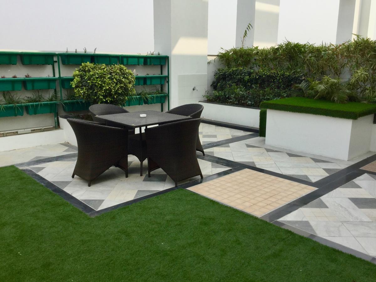Ramada By Wyndham Ghaziabad Vasundhara Exterior foto